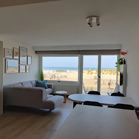 Lägenhet In With Stunning Sea Views, Cleaning Included